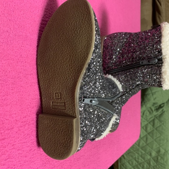 Boots - Picture 4 of 6